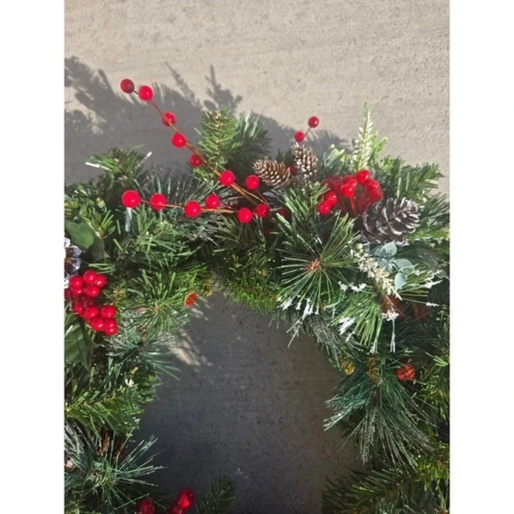 Christmas Wreath Red‎ Bow Pinecones Berries Holiday Home Decor